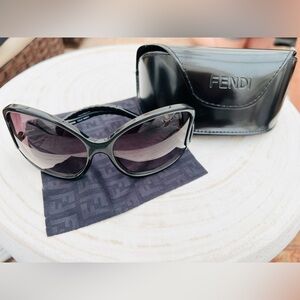 Fendi Women's Black Sunglasses vintage